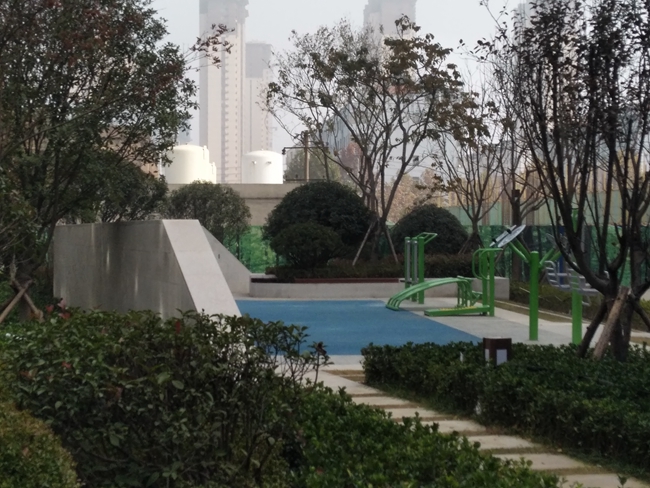 山东临沂：幼儿园建在危险品厂旁？