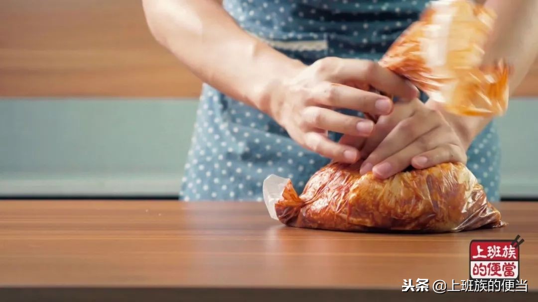 外焦里嫩的烤鸡怎么做,烤箱烤鸡怎么做到外焦里嫩