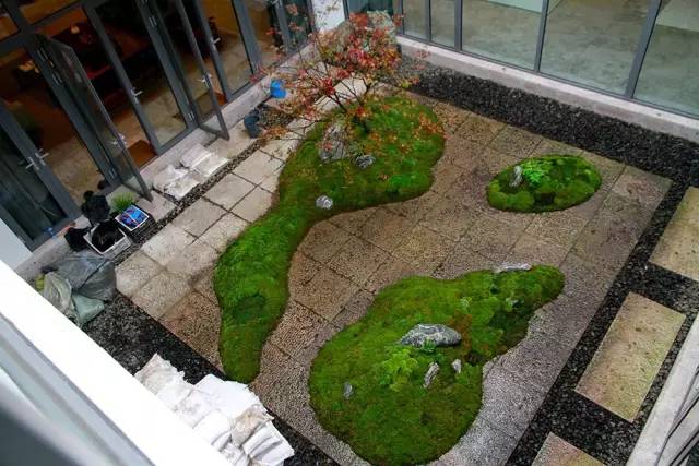 枯山水庭院景观制作过程,庭院枯山水施工做法