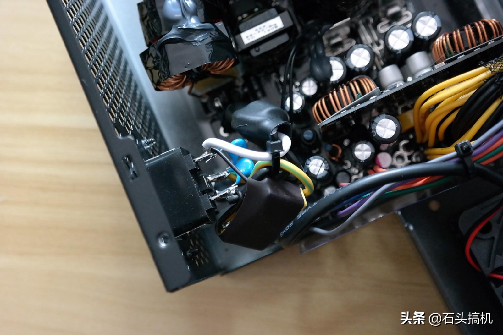 鑫谷gp700g白金版额定600w,鑫谷gp700p黑金