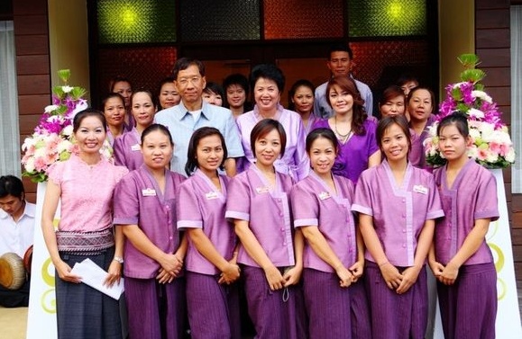 泰国泼水节搞笑事件,泰国泼水节最尴尬的场面