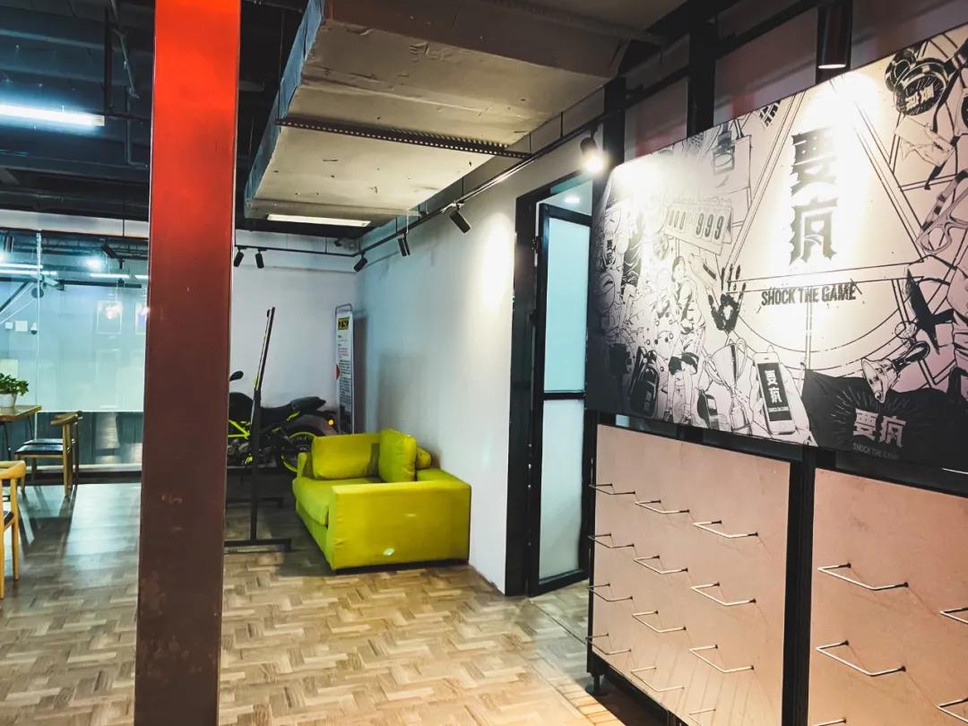 生命在于运动抖音小视频,生命在于运动抱着娃遛弯