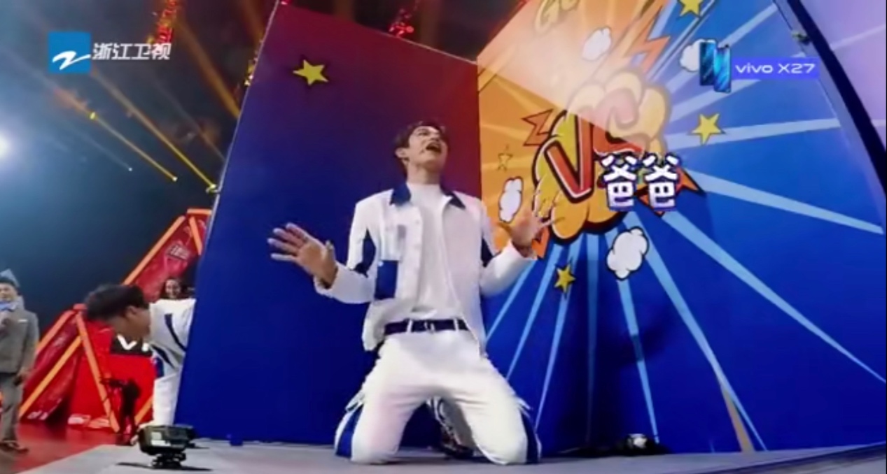 黄旭熙上《奔跑吧》不“慌兮兮”，耿直港普逗乐一群人