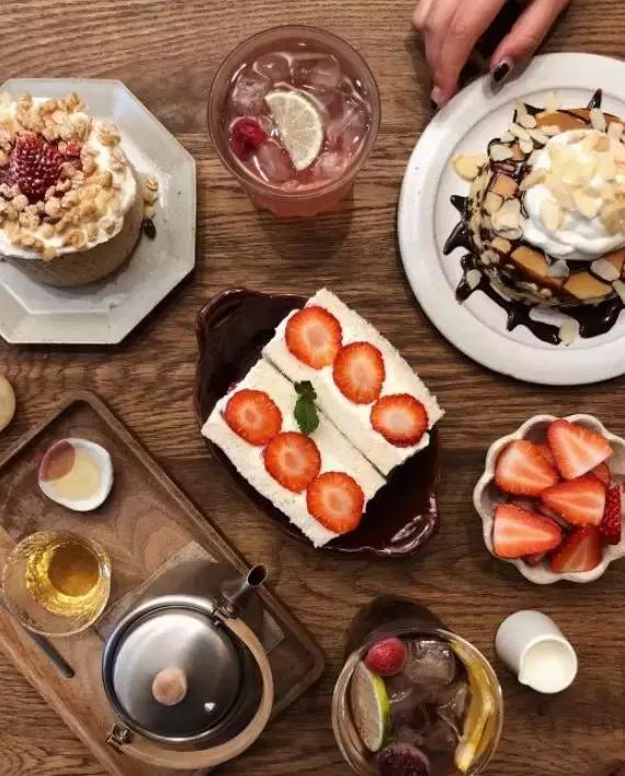 我在2018年的网红美食堆里，精挑出了这23家火爆的店给你！