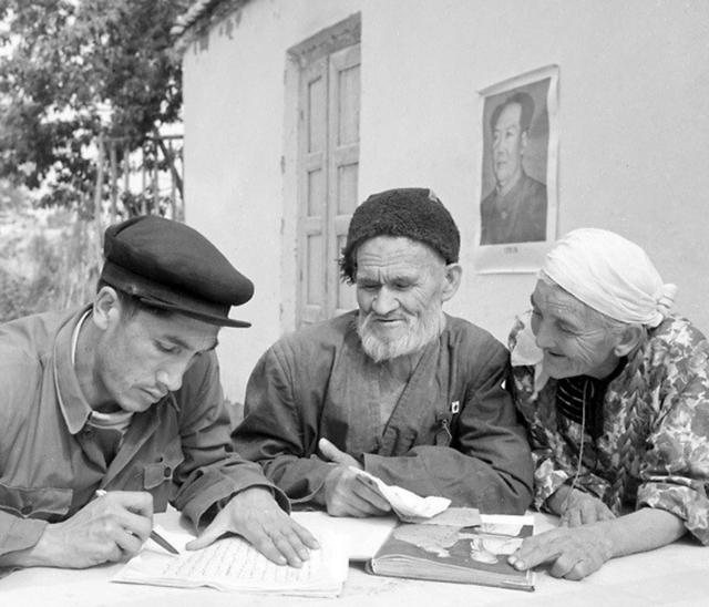 1956年，那位骑着毛驴去北京见毛主席的*疆新**老农，最后见到了吗？