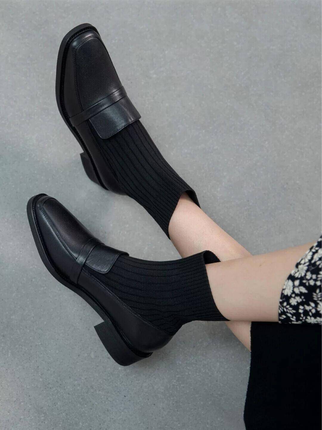 老实说,我很久没穿过这样马丁靴了,简直是足底肌的福音