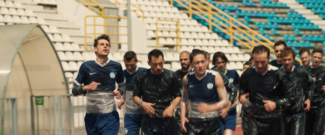 战斗民族文化,战斗民族踢足球的样子