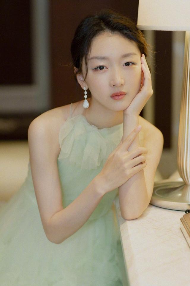 周冬雨千古玦尘影评,千古玦尘周冬雨绝美镜头