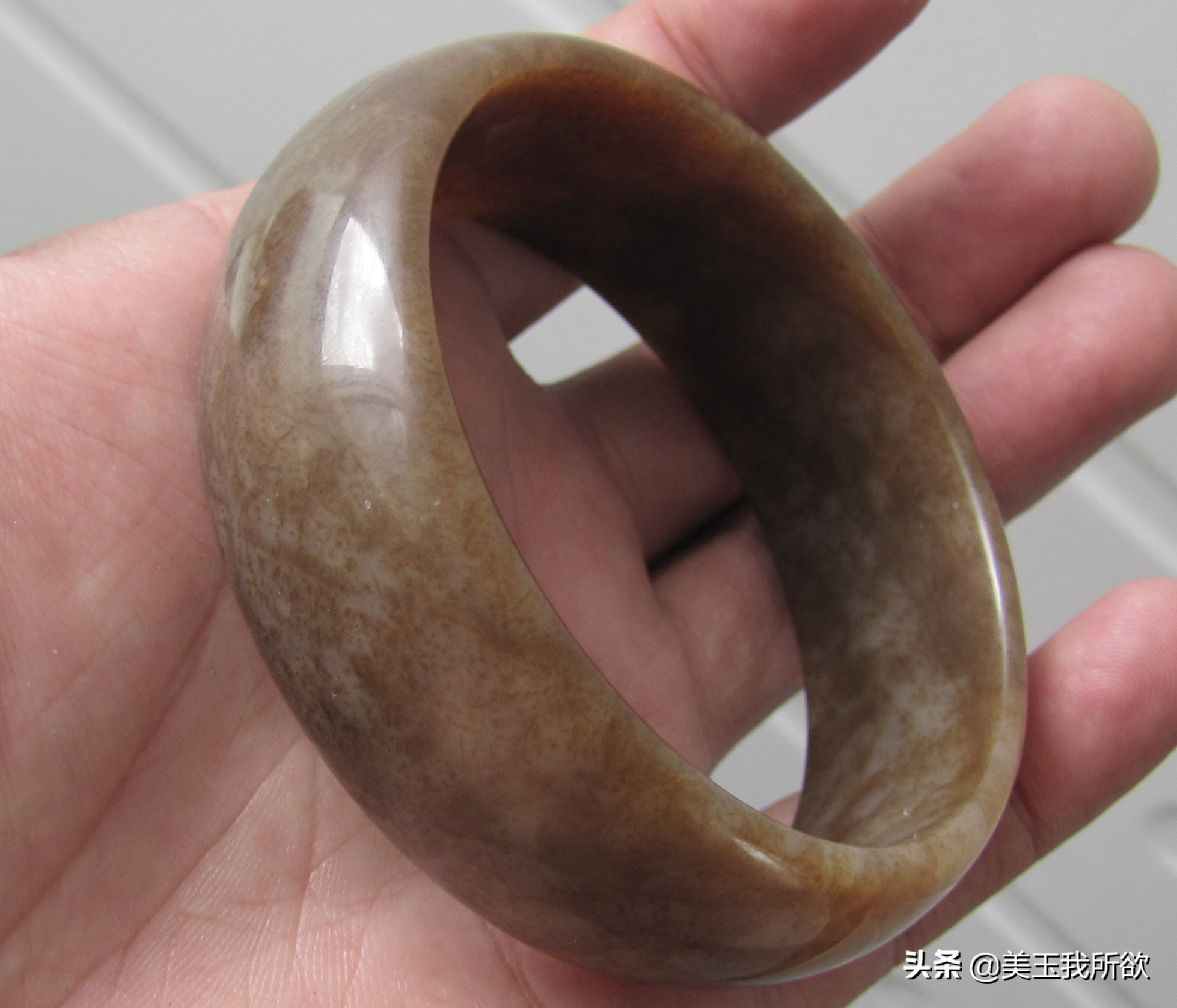 和田玉碧玉多色的手镯图片,和田玉手镯青玉图片