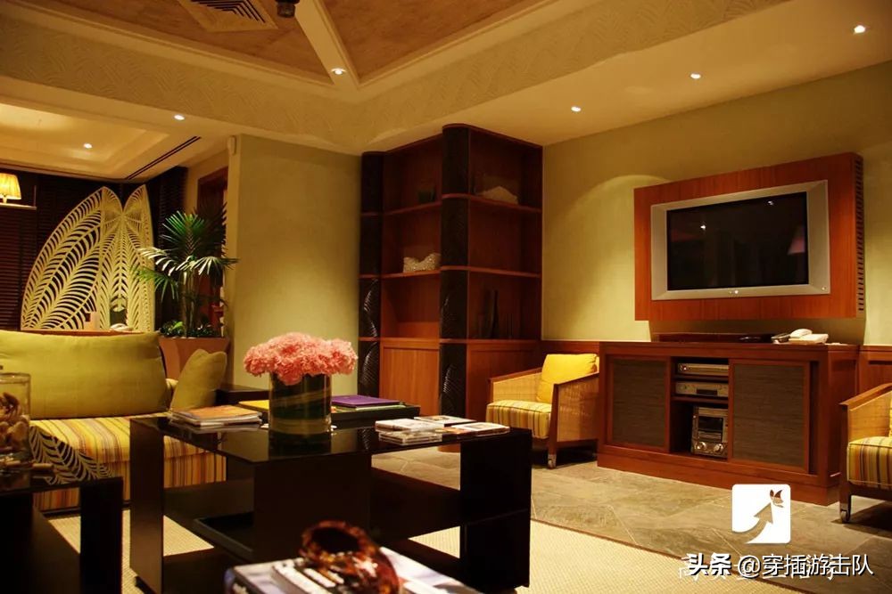 住宾馆为什么在马桶里倒一壶开水,为什么住酒店时要倒一壶开水