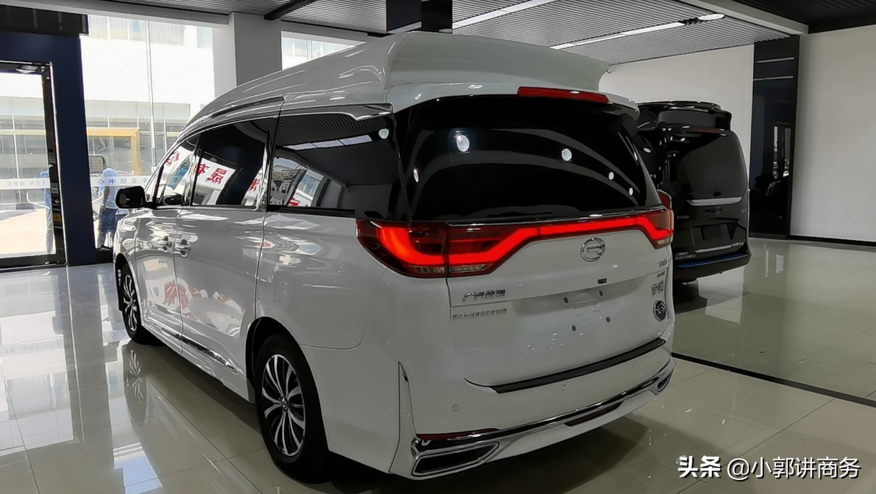 21年传祺m8高顶极夜之光定制版,21款广汽传祺m8豪华版二手车