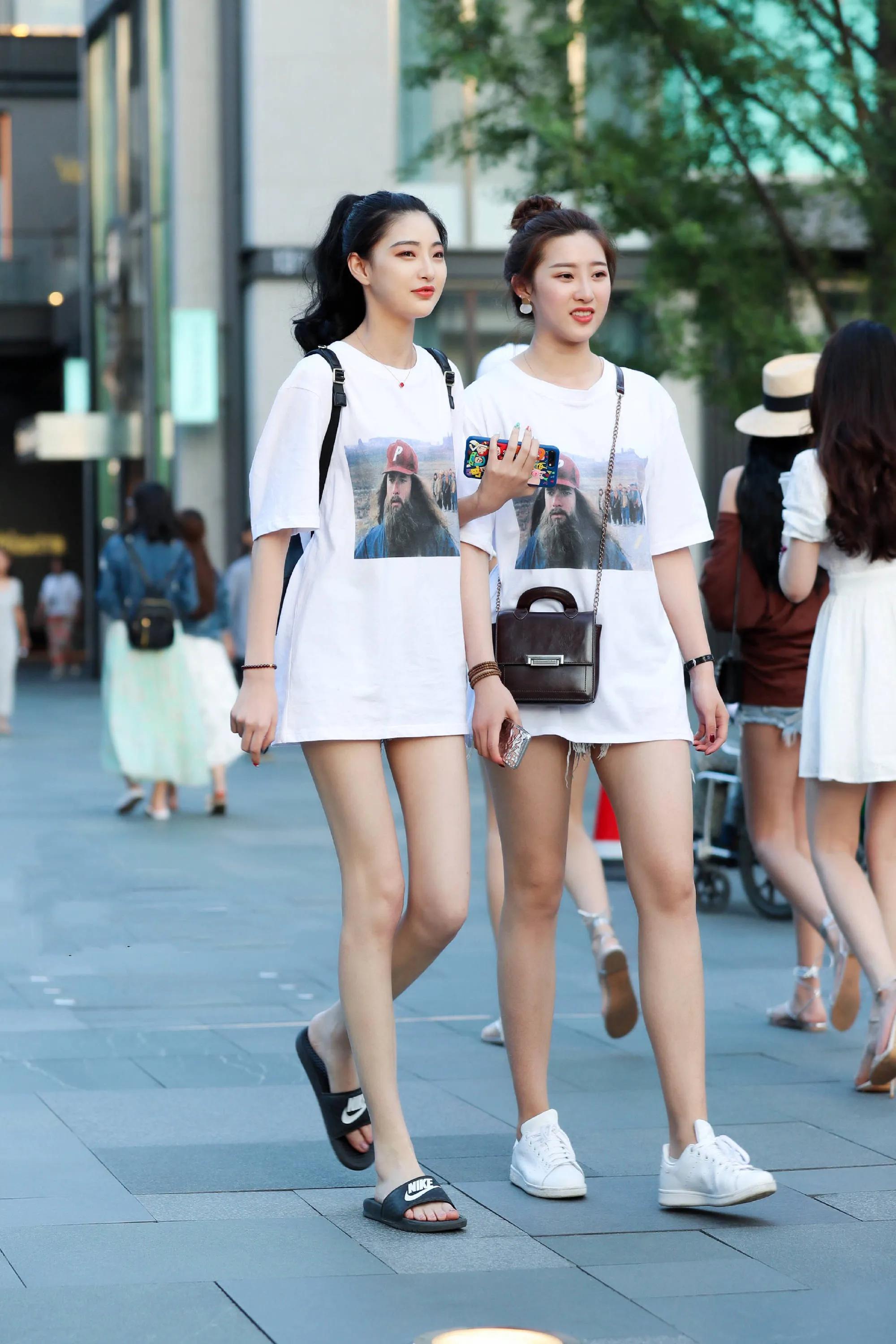 街拍美图时尚气质的小姐姐们,街拍搭配气质漂亮的小姐姐