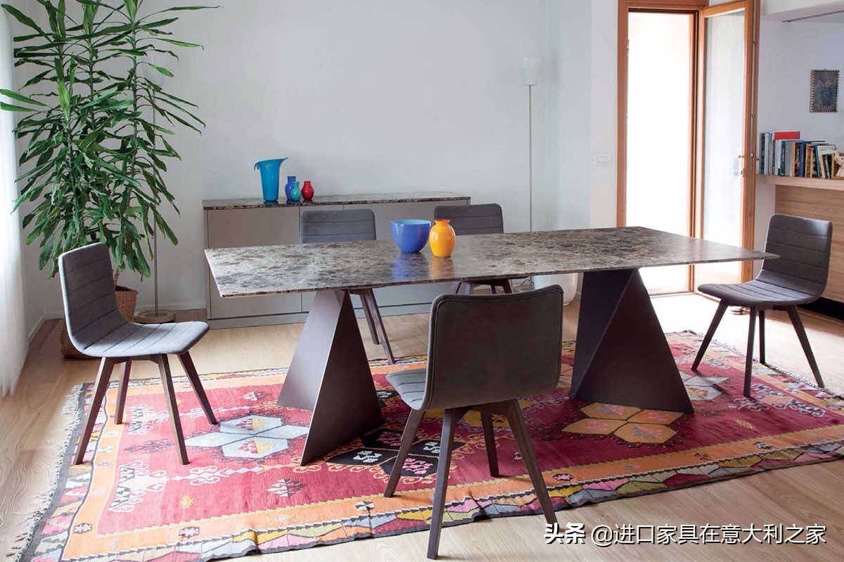 大理石餐桌一体轻奢设计,天然大理石奢石餐桌定制