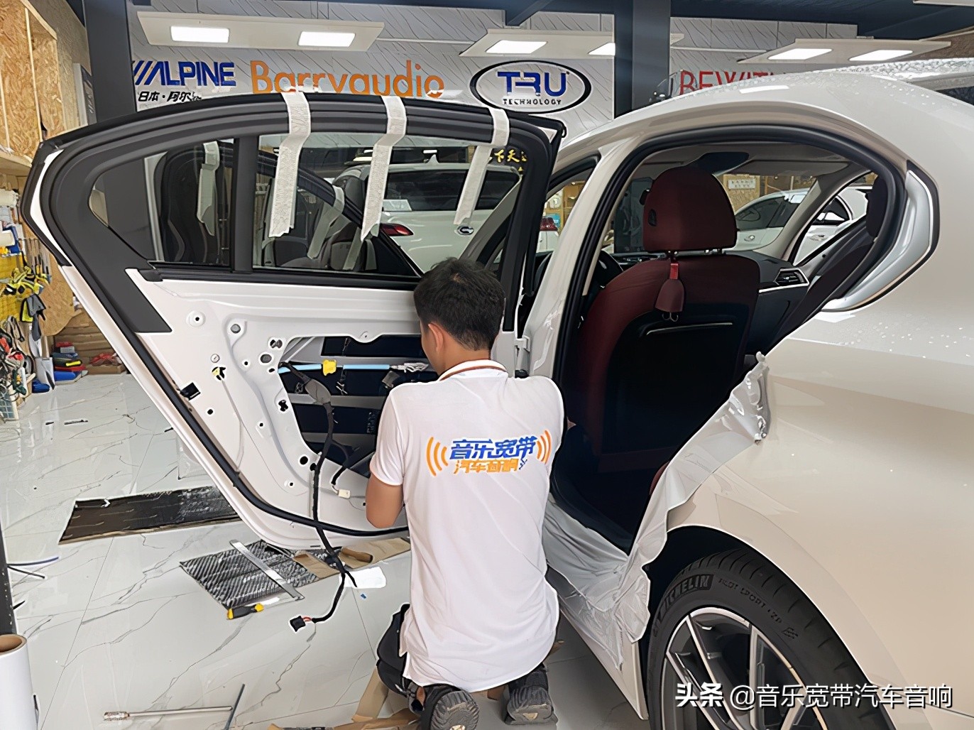 宝马325首发版改装音响,宝马325首发改音响