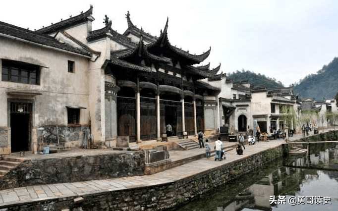 中国传统建筑为什么以木头为主,坐北朝南传统建筑