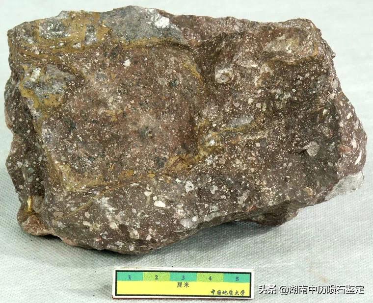 月球陨石与地球矿石的区别,月球陨石和矿石有什么区别