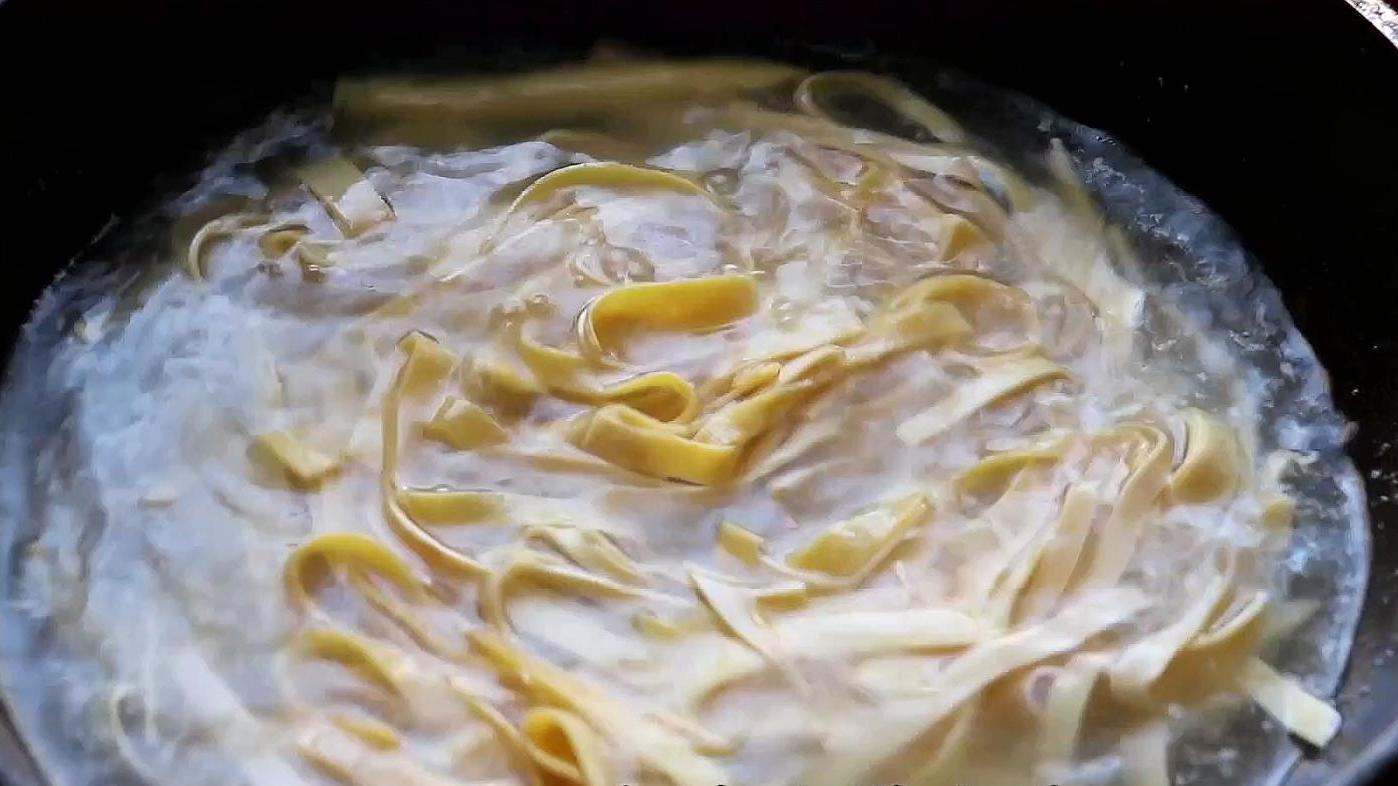 午饭减脂豆腐皮炒面,豆腐皮金针菇减脂餐午饭