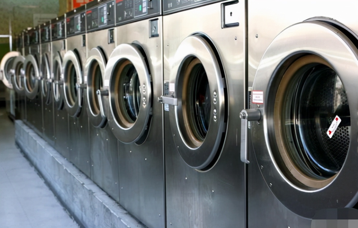 出现黄斑的衣服不要扔,“过碳酸钠”帮你去除污渍