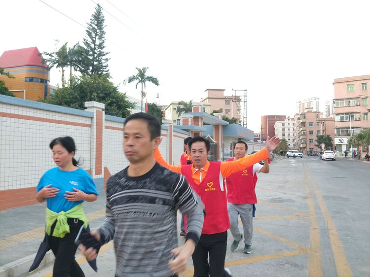 魅力深马，微马同行！六约微马助力深圳国际马拉松