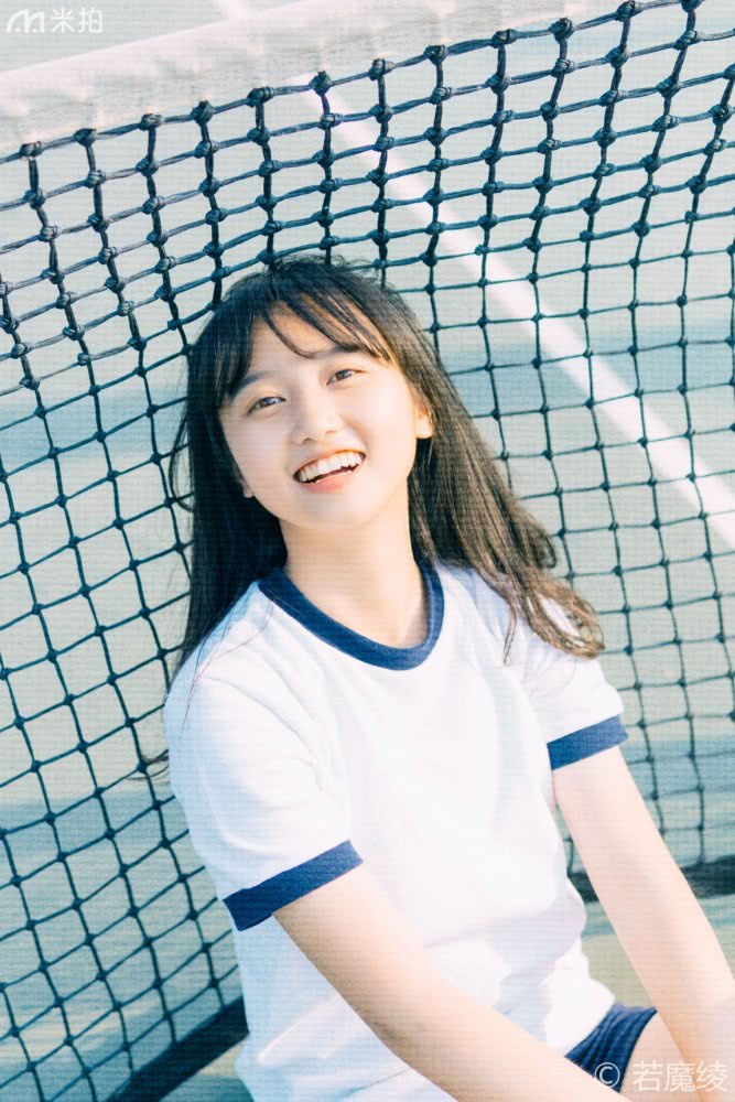 爱笑的女孩美图,甜美清纯治愈系女生写真