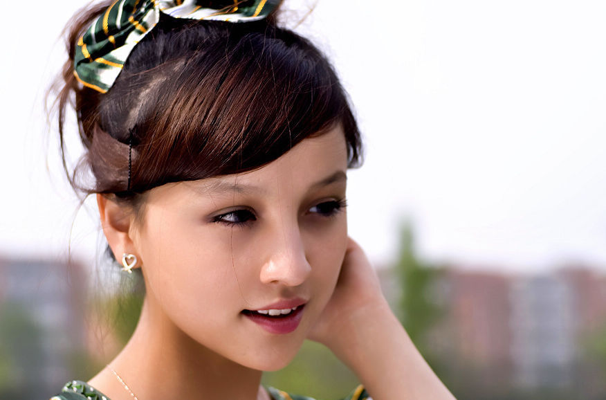 新疆出的美女明星,新疆最出名的两大女大明星