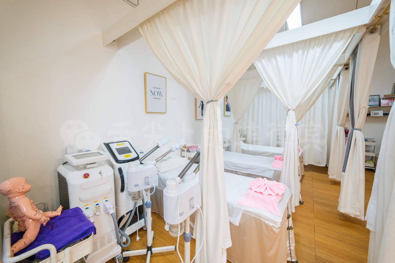 90后美女开了一家美容院,90后美女开直营店