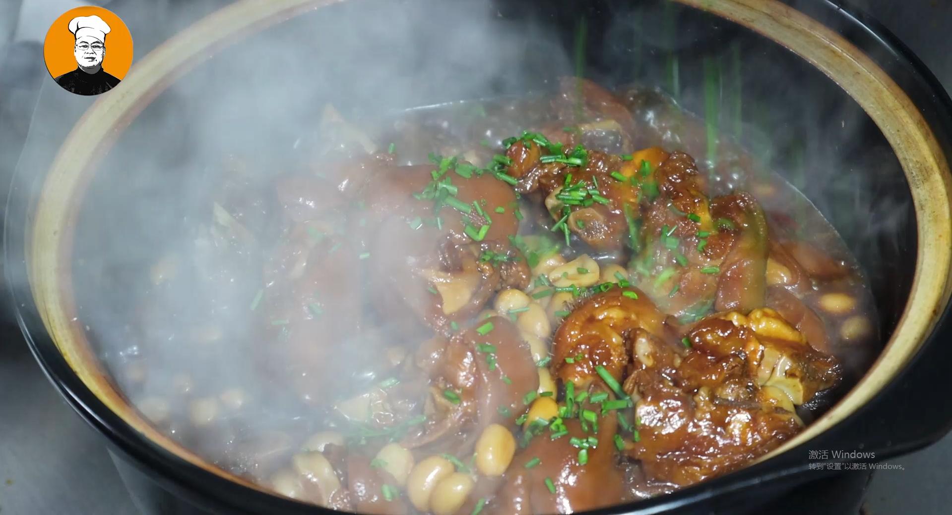 花生红烧猪蹄怎么做才软烂不腥臭,猪蹄焖花生米怎样做才不会黑