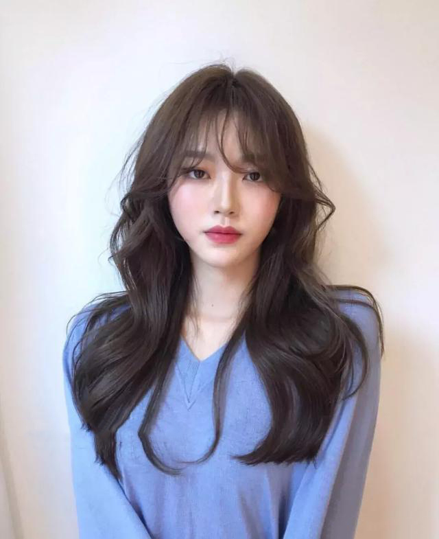 优雅少女脸适合什么发型学生党,适合优雅文艺脸的发型学生党长发