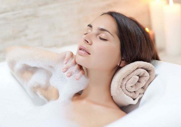 女性洗澡时最好自检这几个部位,女性洗澡哪个部位不能洗