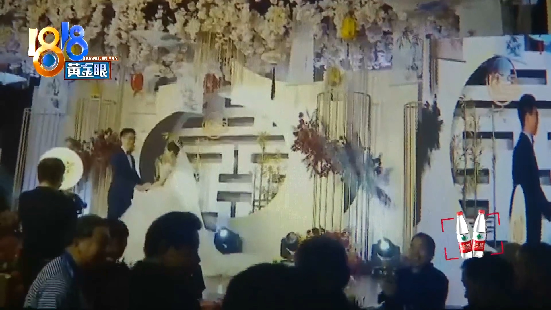 婚纱“被迫升级”新娘耷拉脸