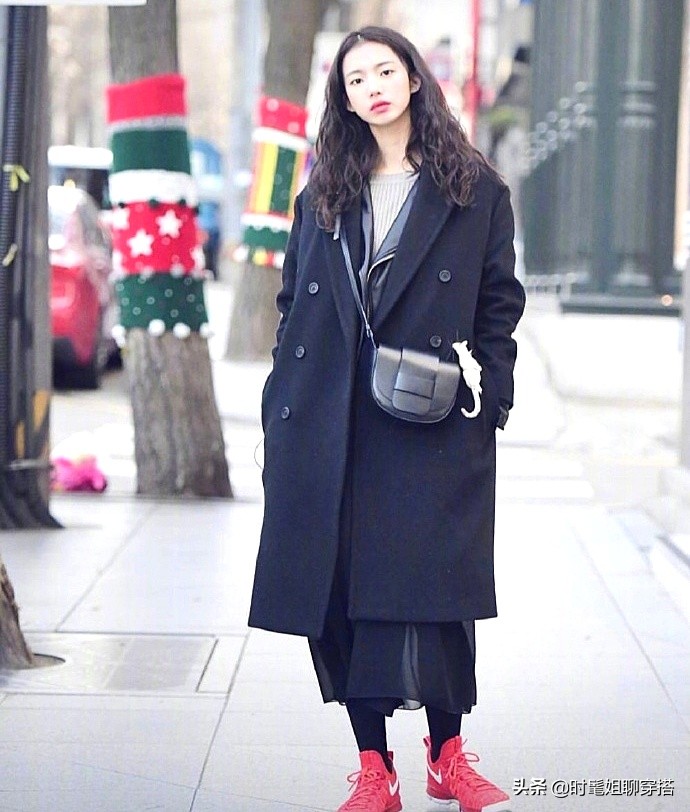 韩国特色服装街拍穿搭,韩国穿搭高级感街拍