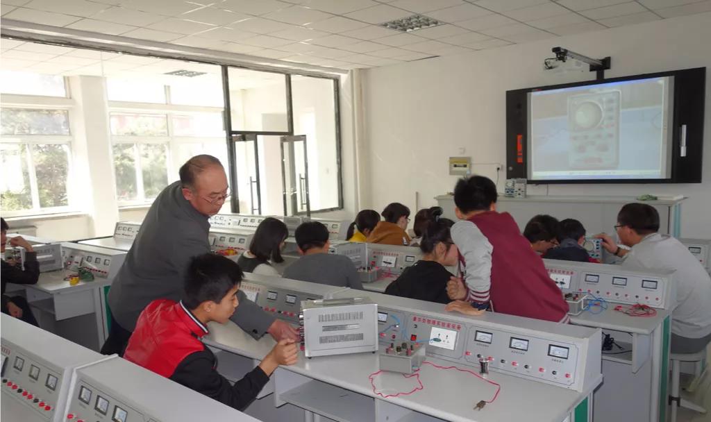 辽宁省普通高级中学(二十二)渤海大学附属高级中学