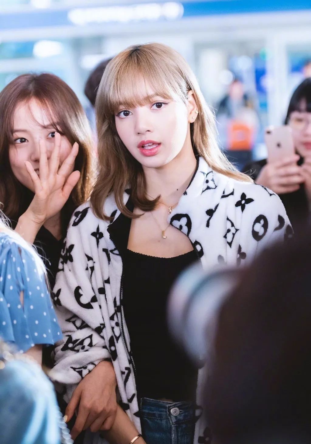 今年女明星穿的是什么衣服,今年女明星流行衣服