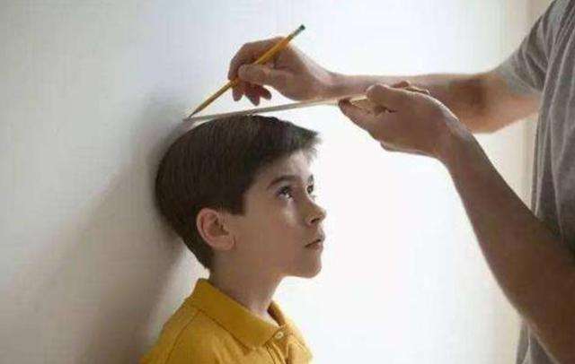 身高标准表你家孩子达标了吗,你家孩子身高达标了么