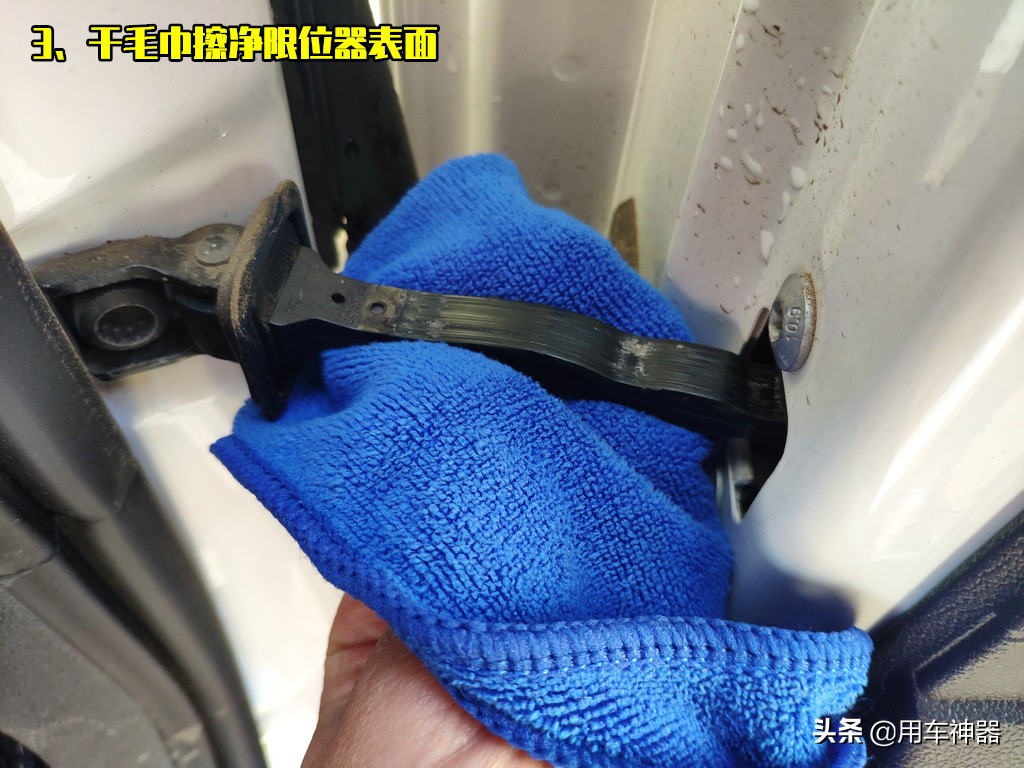 车门卡涩打不开解决方法,车门卡顿有异响怎么办