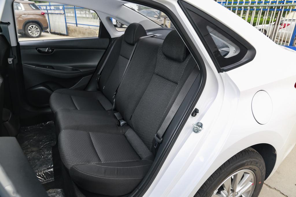 性价比高外观漂亮车,悦动性价比最高的一款