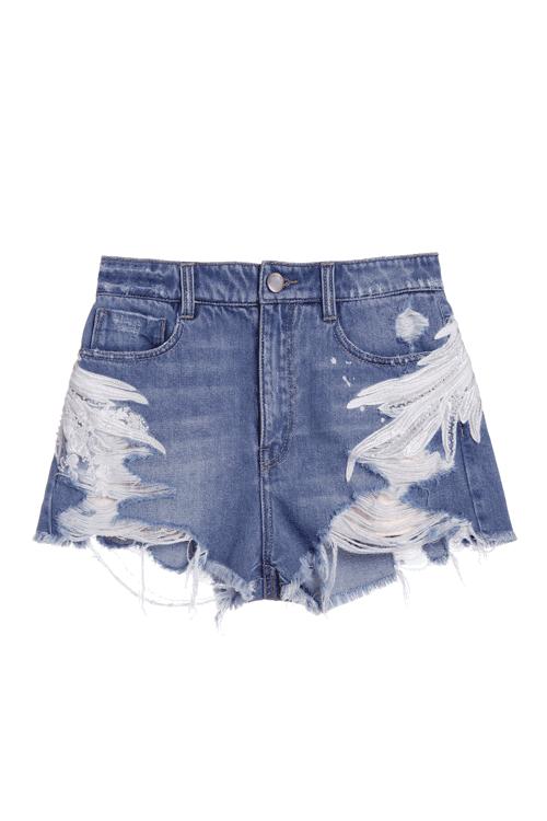 它们是街拍中永不落伍的存在也是你衣柜的救星