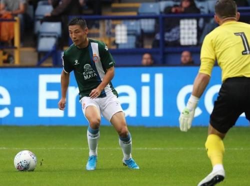 武磊绝平巴萨球迷高喊武磊,武磊让球迷陷入疯狂赛场