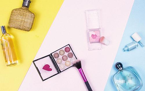 化妆怎么不卡粉脱妆教程,化妆一小时脱妆教程