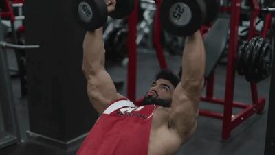 胸肌外沿弱可以着重练么,胸肌外沿不一样大怎么办