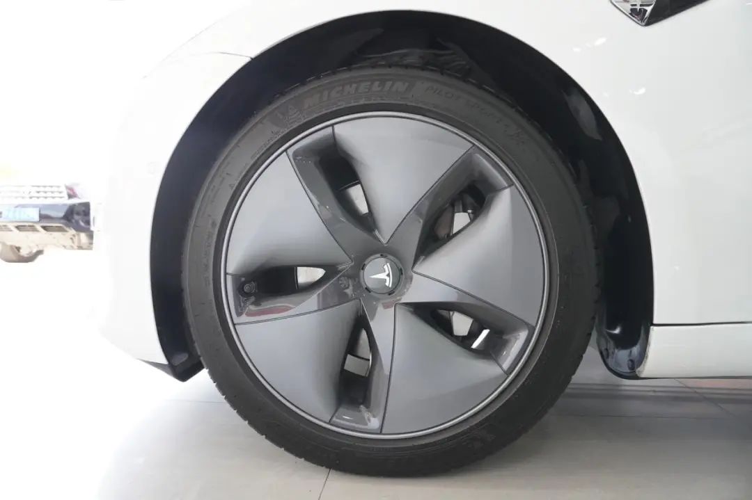 进口特斯拉在中国价格,特斯拉进口最早一批多少钱