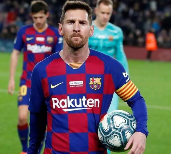 足球帽子戏法和梅开二度是一样吗,足球上的帽子戏法到底是什么