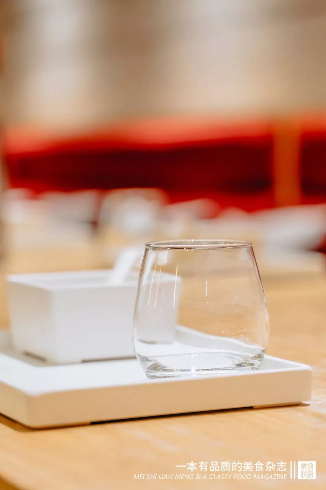 凌晨5点从尼罗河空运到昆明的小龙吓店,居然在卖ysl口红,只要28