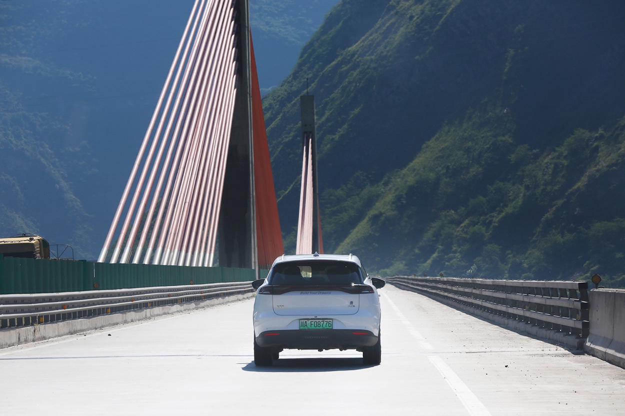 新技术新体验比亚迪宋plusdmi,新款比亚迪dmi驾驶体验