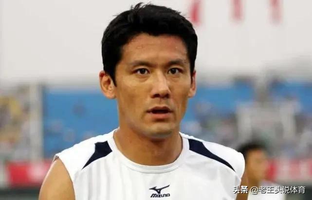 足坛十大中锋,足坛现役十大矮中锋