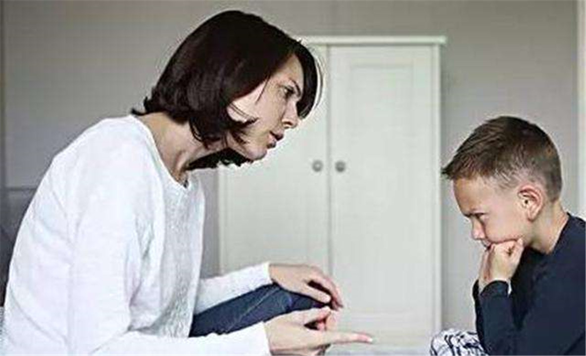 放任型父母案例,育儿话题孩子有攻击行为