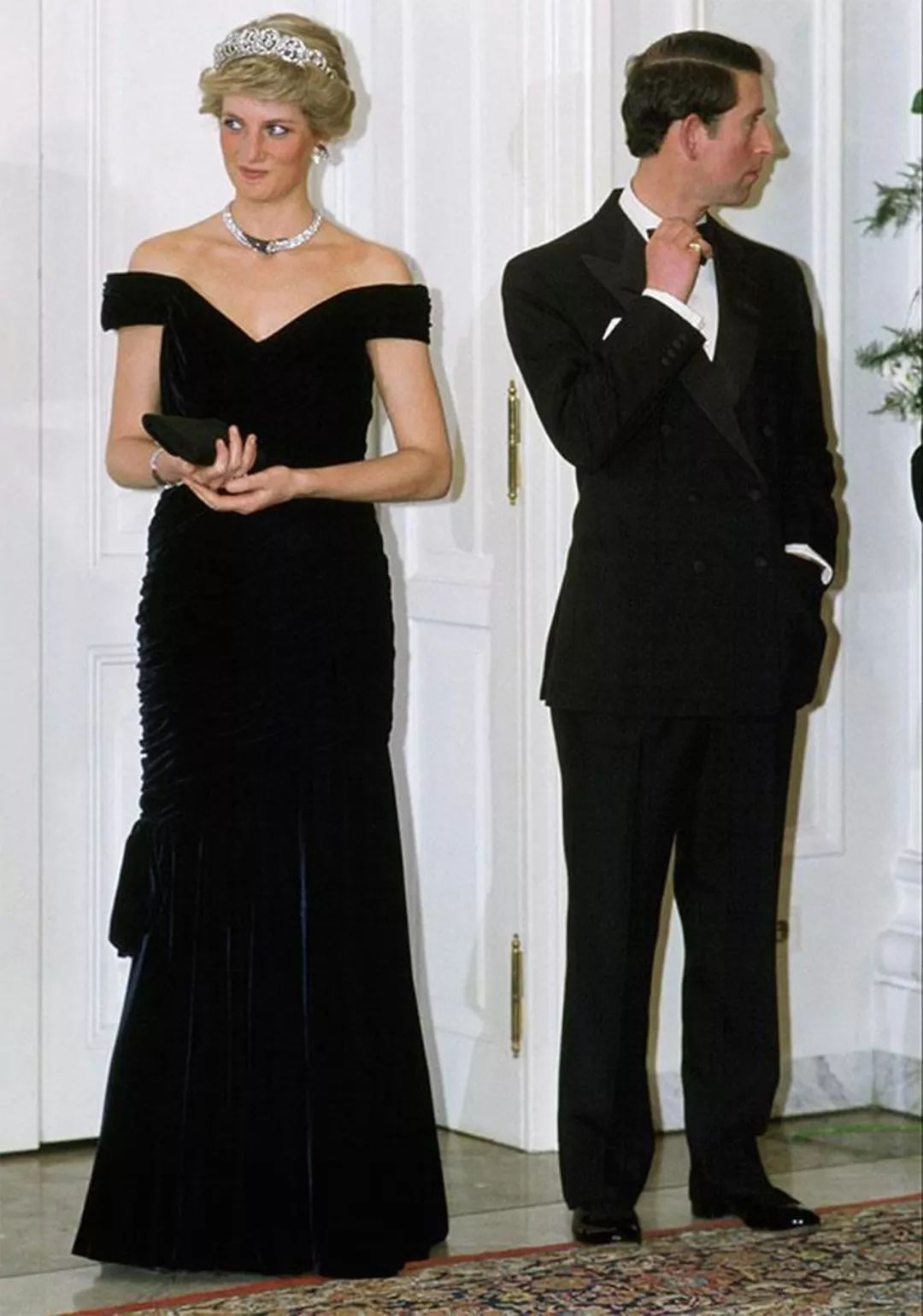 戴安娜离婚前后,戴安娜离婚后为什么保留王妃头衔