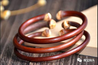 鸡血藤手镯是什么东西制作的,鸡血藤手镯用的是根部还是枝干