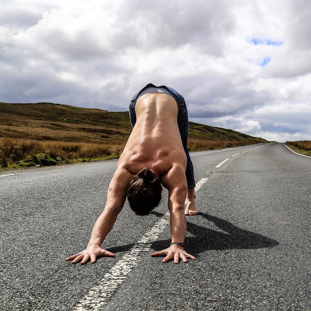 瑜伽哪个体式改善静脉曲张,小腿静脉曲张怎么改善