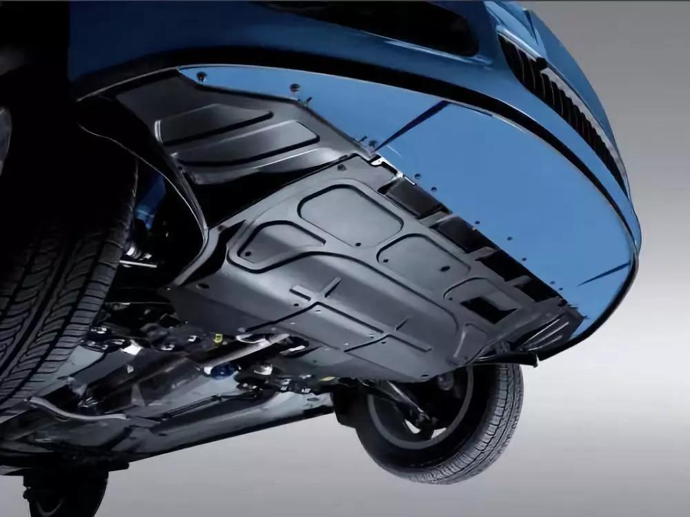 发动机护板的惨痛教训,车叔讲解汽车视频